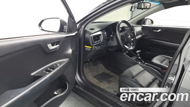 Kia Stonic 2019 — photo 13