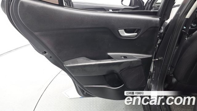 Kia Stonic 2019 — photo 15