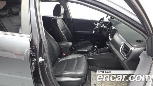 Kia Stonic 2019 — photo 16