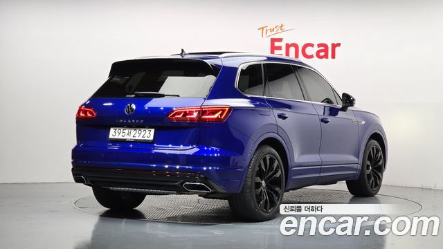 Volkswagen Touareg 2023 — photo 2