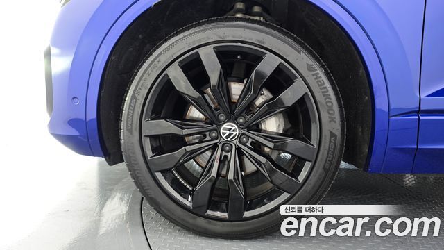 Volkswagen Touareg 2023 — photo 5