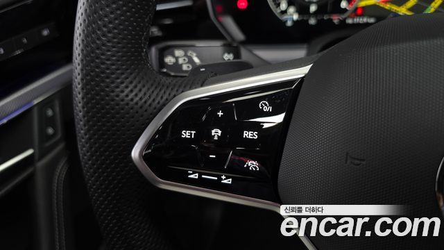 Volkswagen Touareg 2023 — photo 20