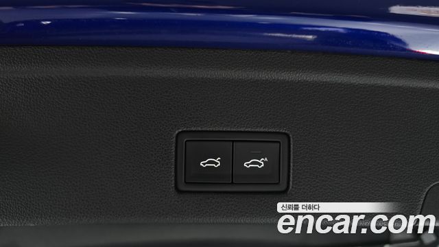 Volkswagen Touareg 2023 — photo 22