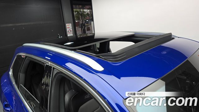 Volkswagen Touareg 2023 — photo 23