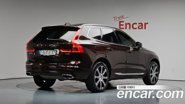 Volvo XC60 2021 — photo 2