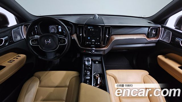 Volvo XC60 2021 — photo 10