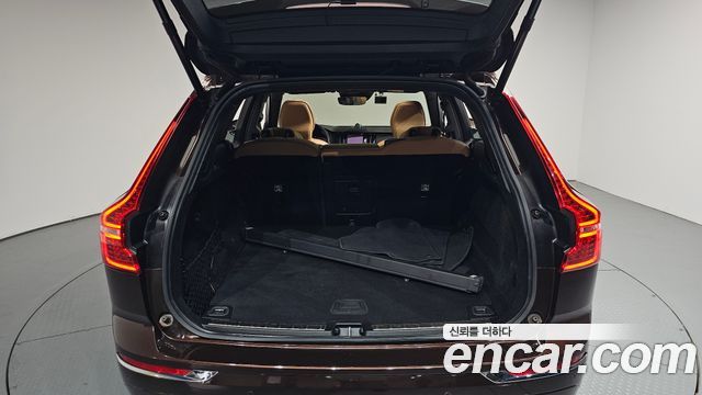 Volvo XC60 2021 — photo 26