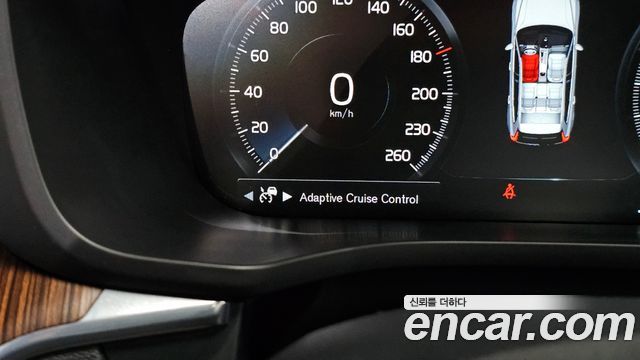 Volvo XC60 2021 — photo 34