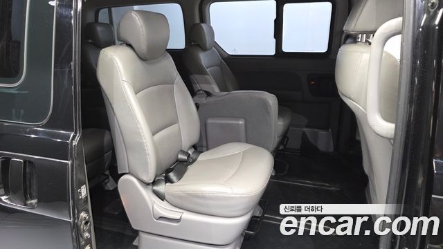 Hyundai Starex 2019 — photo 18
