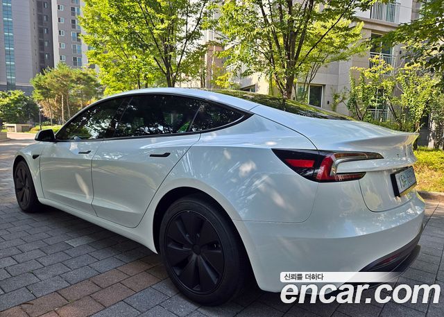 Tesla Model 3 2025 — photo 4