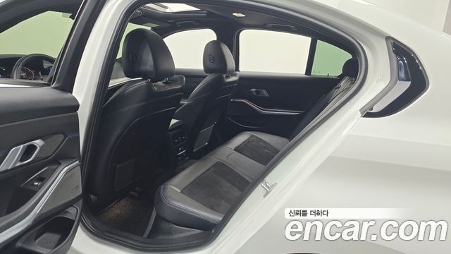 BMW 3-Series 2020 — photo 17