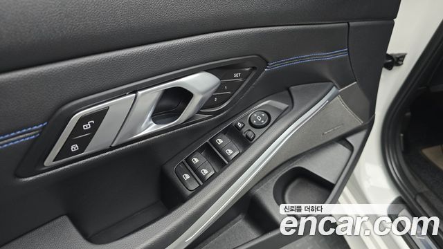 BMW 3-Series 2020 — photo 21
