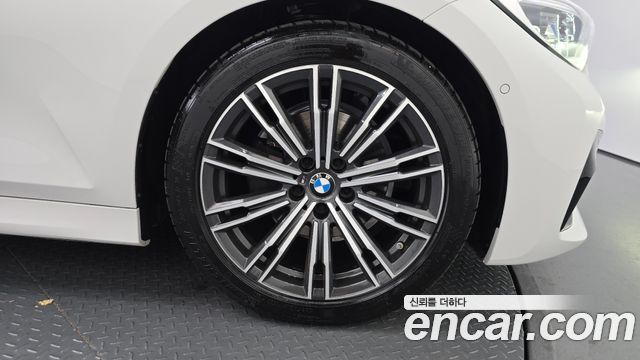 BMW 3-Series 2020 — photo 7