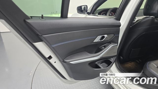 BMW 3-Series 2020 — photo 15
