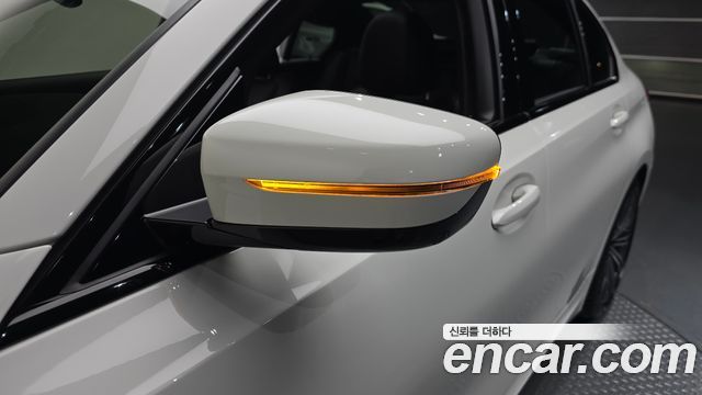 BMW 3-Series 2020 — photo 30