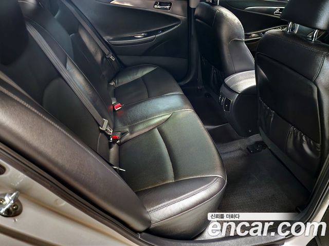 Hyundai Sonata 2015 — photo 13