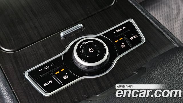 Kia K7 2012 — photo 17