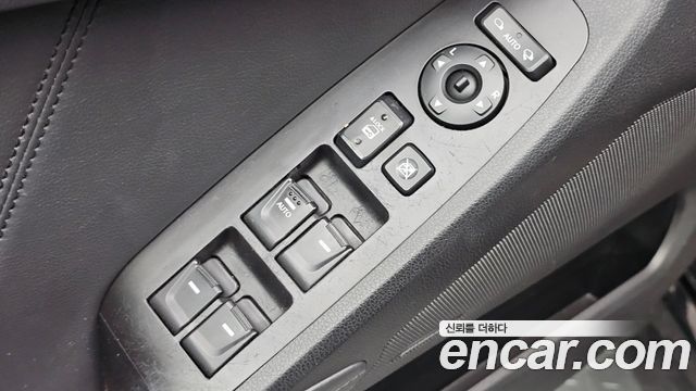 Kia K7 2012 — photo 18