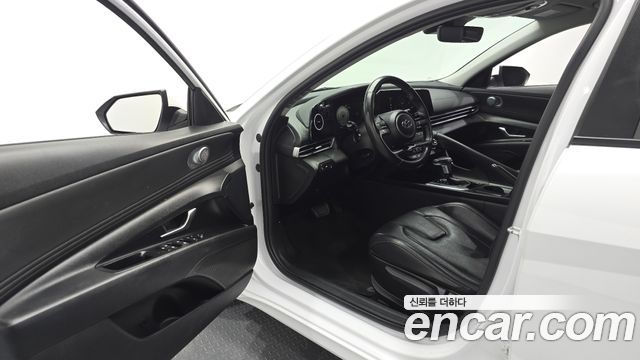 Hyundai AVANTE 2021 — photo 13