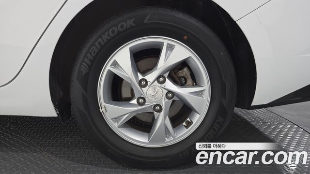 Hyundai AVANTE 2021 — photo 7