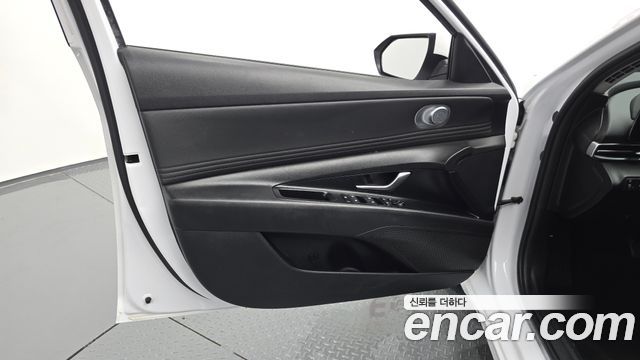 Hyundai AVANTE 2021 — photo 14