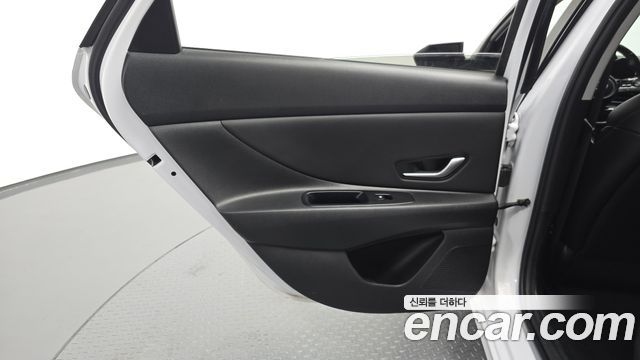 Hyundai AVANTE 2021 — photo 15