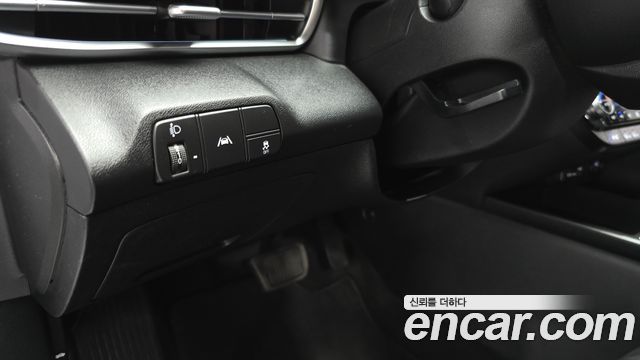 Hyundai AVANTE 2021 — photo 28