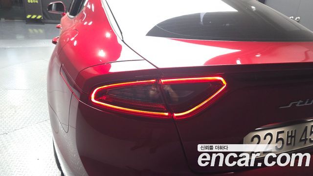 Kia Stinger 2019 — photo 9