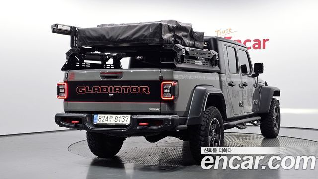 Jeep Gladiator 2022 — photo 2