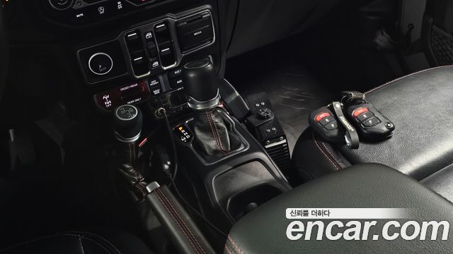 Jeep Gladiator 2022 — photo 12