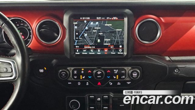Jeep Gladiator 2022 — photo 21