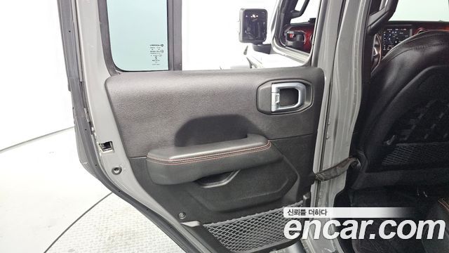 Jeep Gladiator 2022 — photo 15