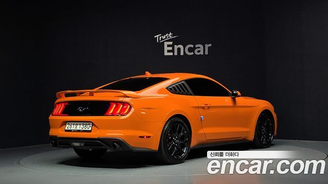 Ford Mustang 2020 — photo 2