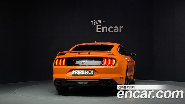 Ford Mustang 2020 — photo 4