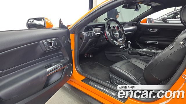 Ford Mustang 2020 — photo 10