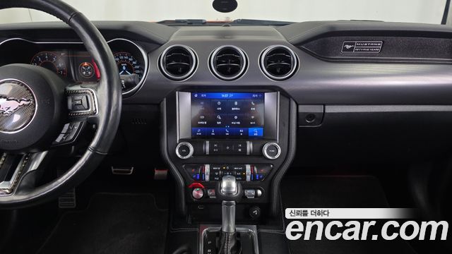 Ford Mustang 2020 — photo 14