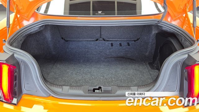 Ford Mustang 2020 — photo 20