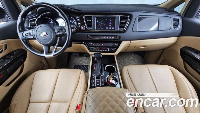 Kia Canival 2019 — photo 10