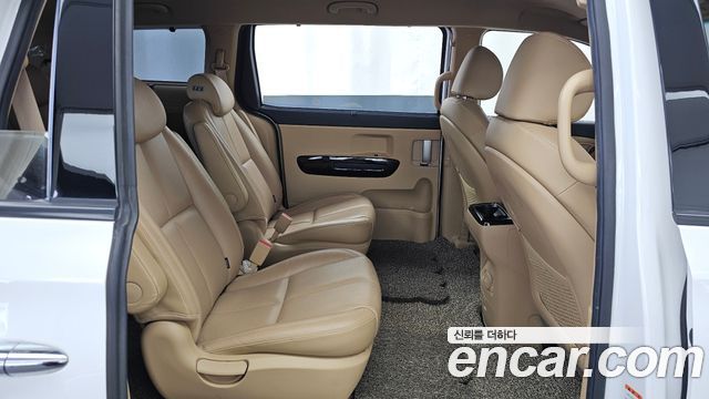 Kia Canival 2019 — photo 18