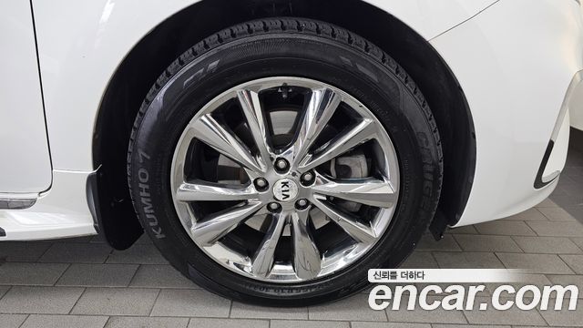 Kia Canival 2019 — photo 7