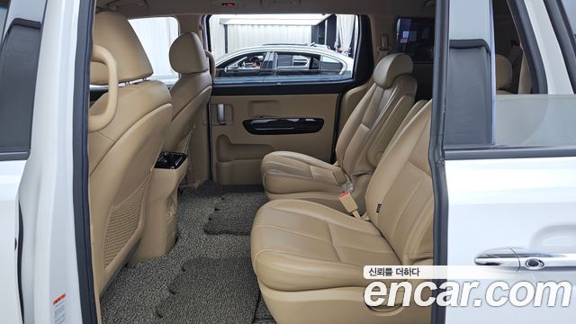 Kia Canival 2019 — photo 16