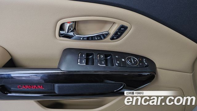 Kia Canival 2019 — photo 28
