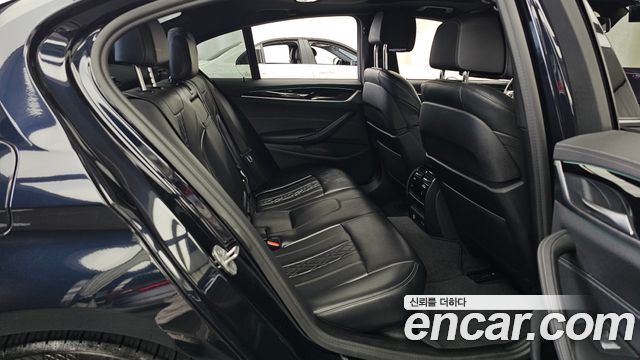 BMW 5-Series 2021 — photo 12