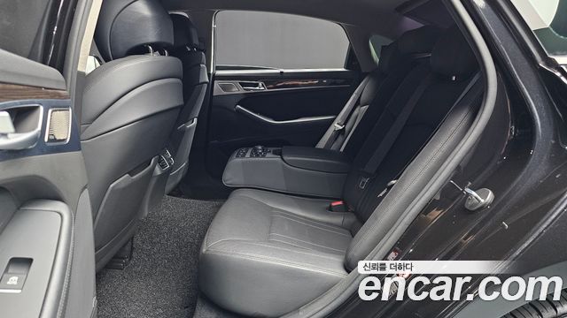 Genesis G80 2018 — photo 18