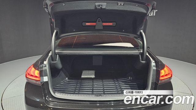Genesis G80 2018 — photo 26