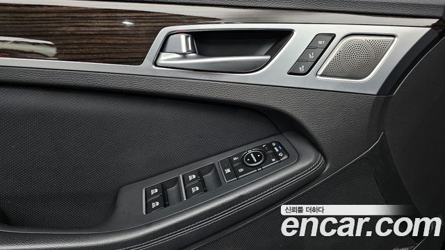 Genesis G80 2018 — photo 28