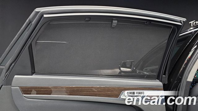 Genesis G80 2018 — photo 32