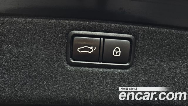 Genesis G80 2018 — photo 33