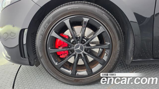 Mercedes-Benz A-Class 2020 — photo 5