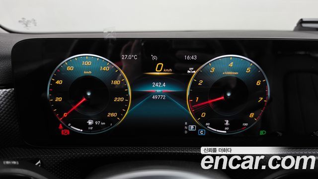 Mercedes-Benz A-Class 2020 — photo 11
